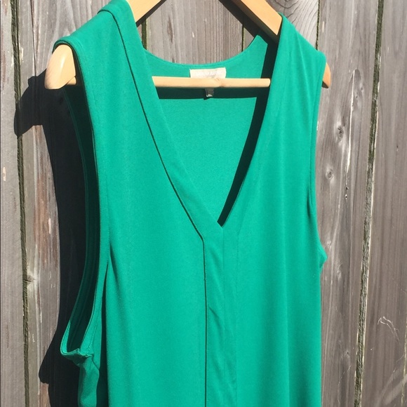 Banana Republic sleeveless green top - Picture 3 of 6